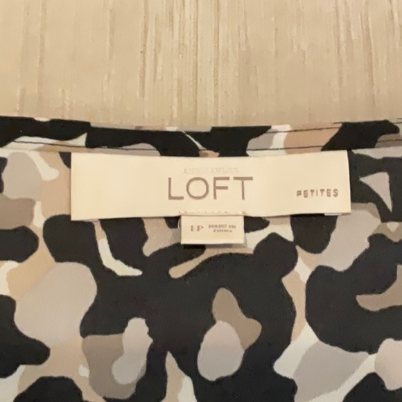 LOFT Animal Print Top - Picture 5 of 6